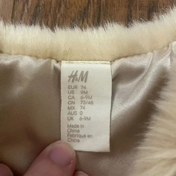9 Month H&M Faux Fur Vest - Cozy & Soft - Picture 3 of 5